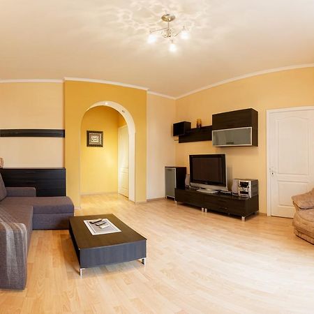 Kyiv Apartment In The City Center On Turgenevskaya Street المظهر الخارجي الصورة