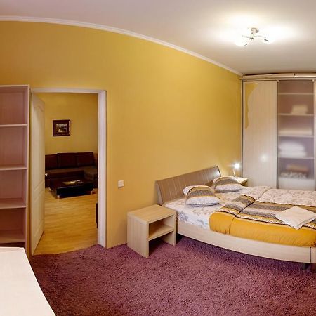 Kyiv Apartment In The City Center On Turgenevskaya Street المظهر الخارجي الصورة