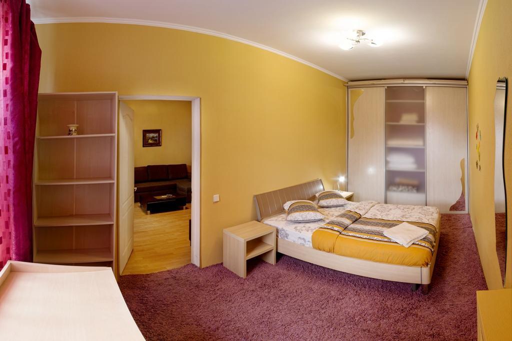 Kyiv Apartment In The City Center On Turgenevskaya Street المظهر الخارجي الصورة
